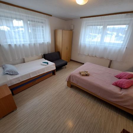 Apartments Bukor With Seasonal Pool Lukovica pri Domžalah Екстериор снимка
